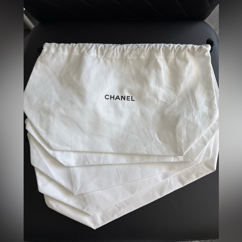 Set of 5 Chanel dusters / pouches / cosmetics bags - Picture 2 of 2